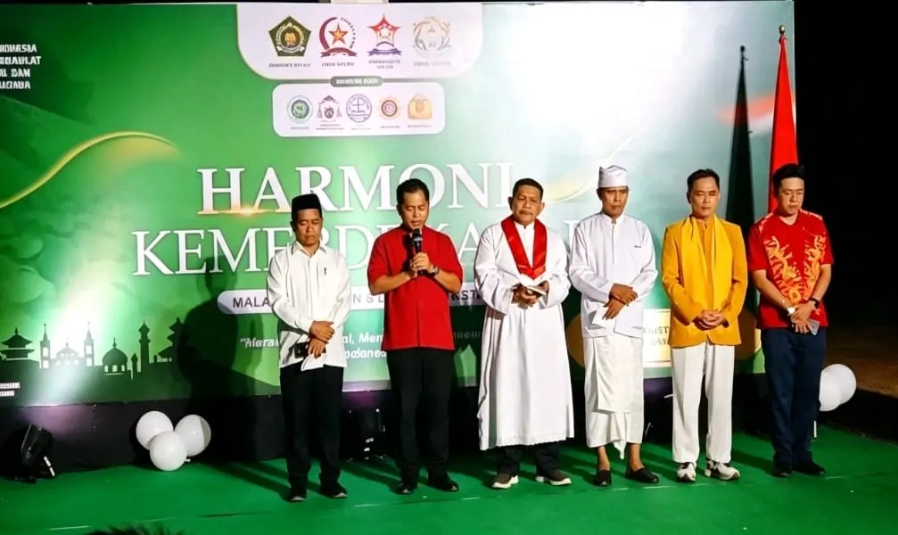 Pdt Karia Memimpin Doa Mewakili Umat Kristen Se Sulsel
